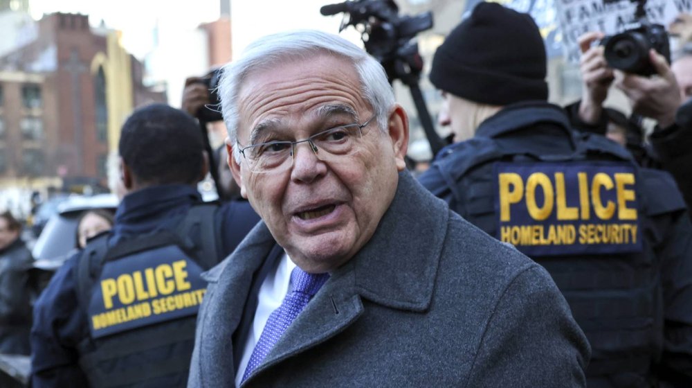 Bivši američki senator Bob Menendez osuđen na 11 godina zatvora zbog primanja mita 1