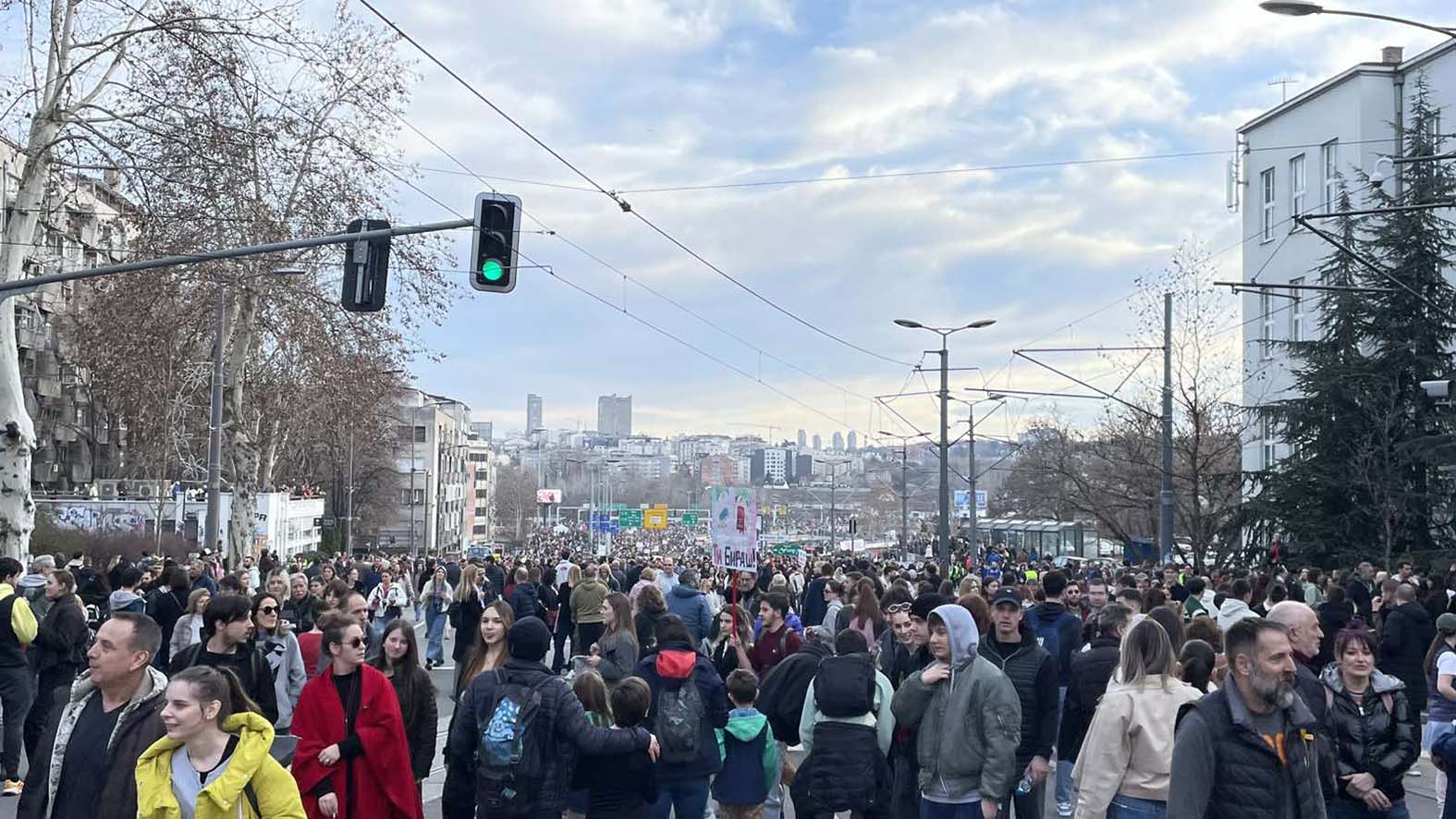 Završena blokada Autokomande: Studenti očistili ulice, saobraćaj pušten (FOTO, VIDEO) 21