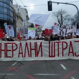 Profesor Mirko Rosić pručio studentima: Ja ih molim da nastave sa lečenjem bolesti ovog društva 2