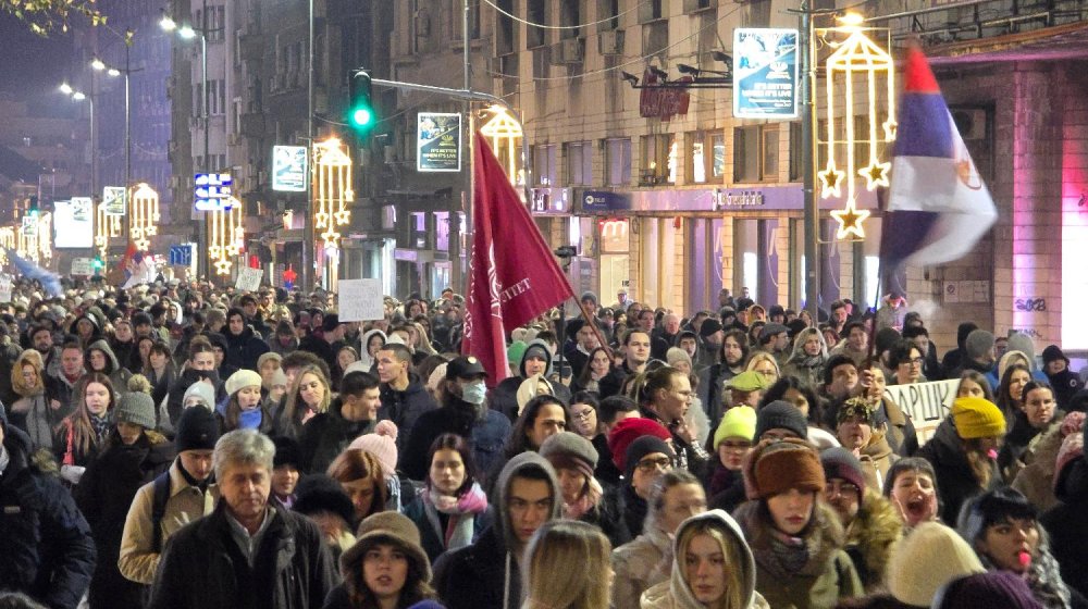 Studenti u šetnji podrške do Pravnog fakulteta, zahtevaju generalni štrajk (FOTO, VIDEO) 1