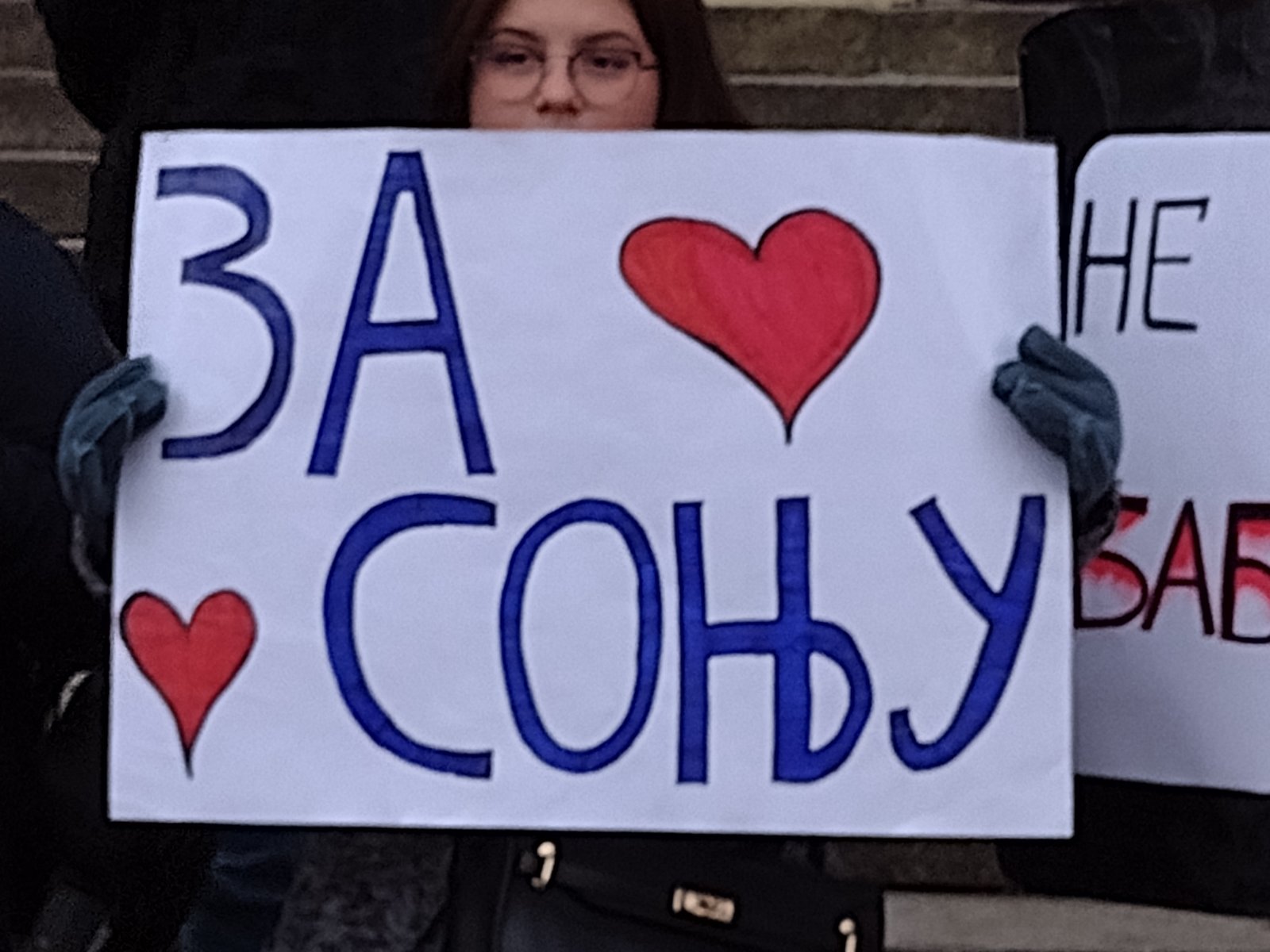 Dugujete odgovore, ne izgovore: Protesti u Kragujevcu sve masovniji, studenti podržali prosvetne radnike (FOTO) 4