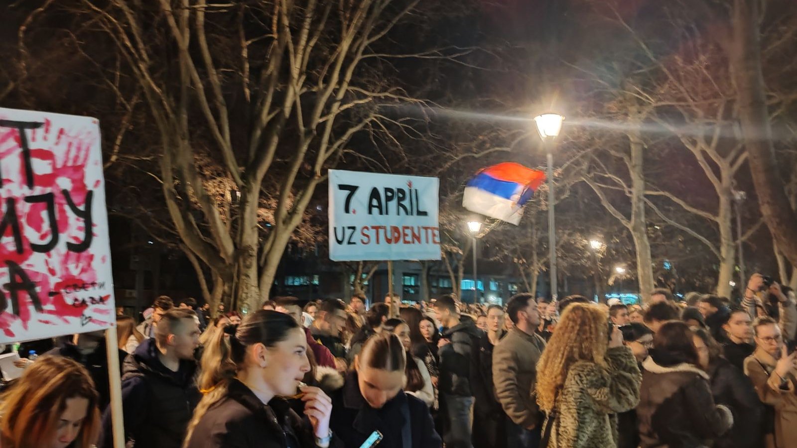 Studenti iz Beograda peške stigli u Novi Sad, odali poštu nastradalima: Noć će provesti na fakultetima, skup protekao bez incidenata (FOTO, VIDEO) 11