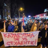 Učesnici protesta na Karaburmi ponovo gađani ciglama 7