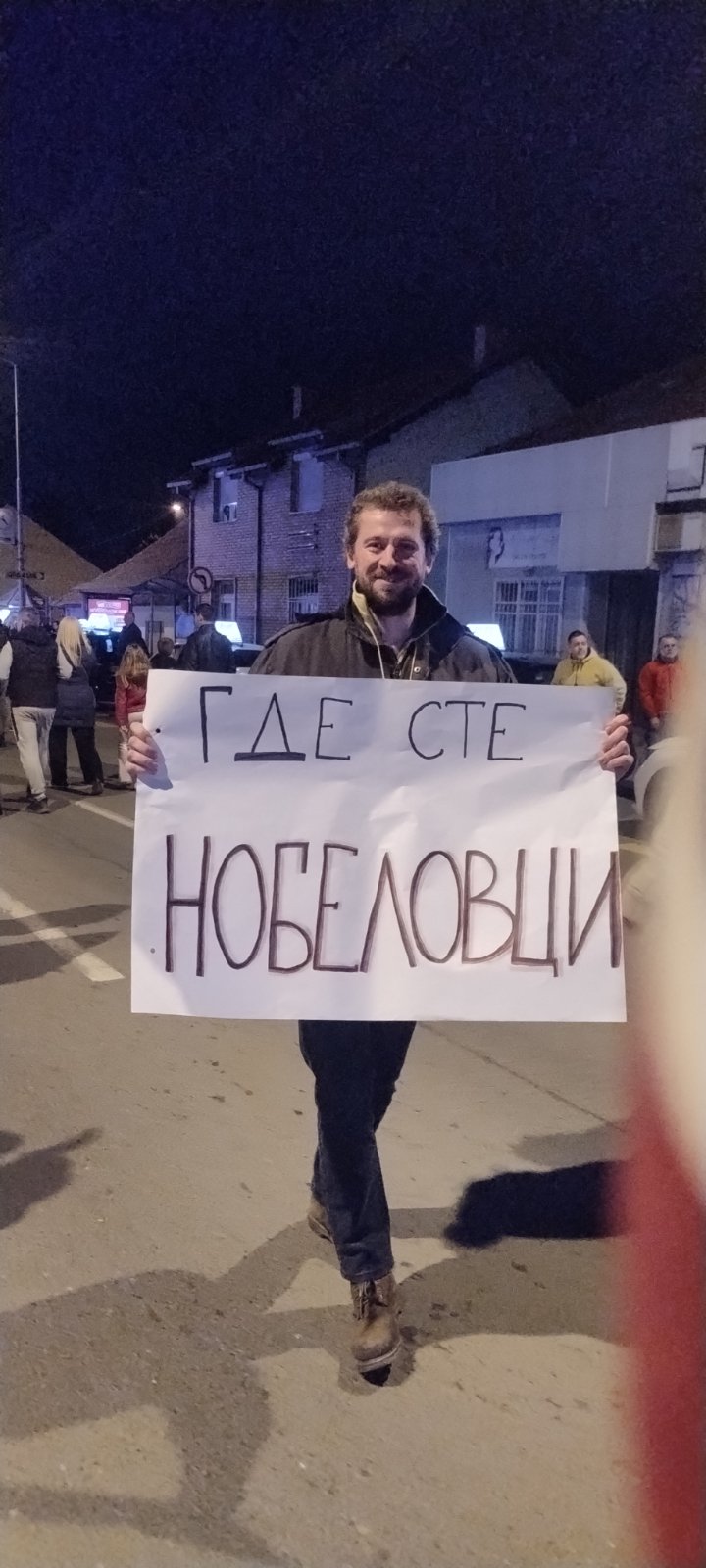 Studenti iz Beograda peške stigli u Novi Sad, odali poštu nastradalima: Noć će provesti na fakultetima, skup protekao bez incidenata (FOTO, VIDEO) 9