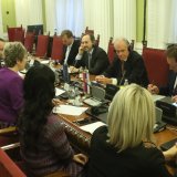 Predstavnici vladajuće većine u Skupštini sa zvaničnikom EU o političkoj situaciji u Srbiji 1