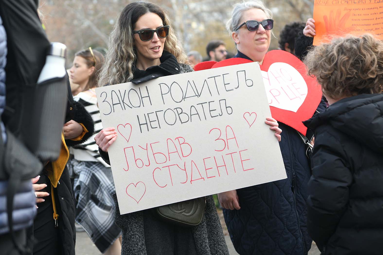 Studenti iz Beograda peške stigli u Novi Sad, odali poštu nastradalima: Noć će provesti na fakultetima, skup protekao bez incidenata (FOTO, VIDEO) 42