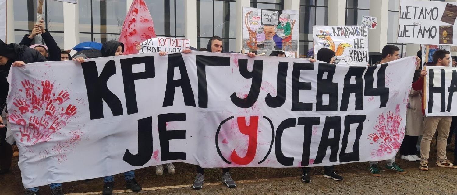 Protesti širom Srbije, obustava rada, u Jagodini Vučićev miting 25 protest u Kragujevcu
