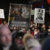 Desetine hiljada protestovale u Slovačkoj zbog proruske politike populističkog lidera Fica 4