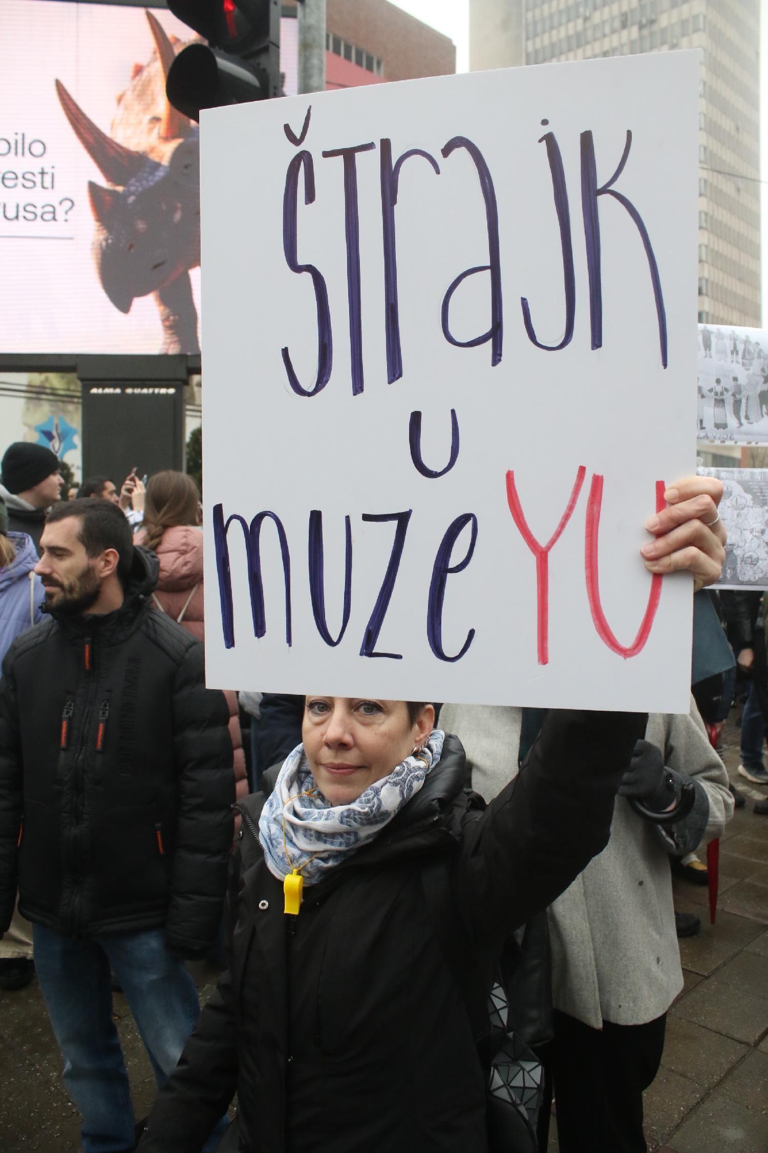Protesti širom Srbije, obustava rada, u Jagodini Vučićev miting 31 muzej, štrajk