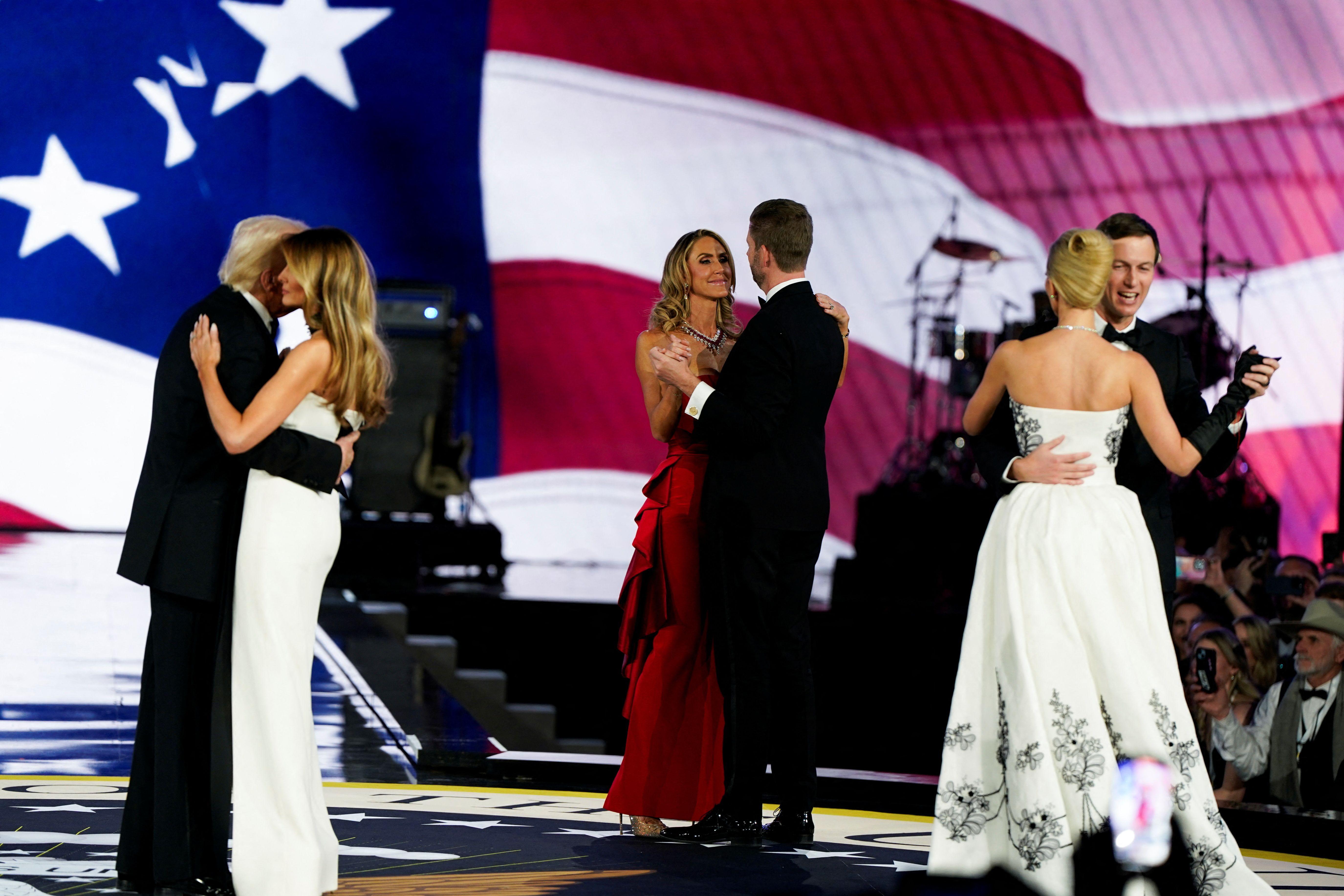 Pobednički ples Melanije i Donalda Trampa - u fotografijama 11 bal