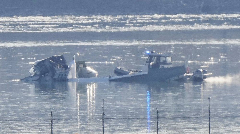 Nema preživelih u sudaru aviona i helikoptera u Vašingtonu