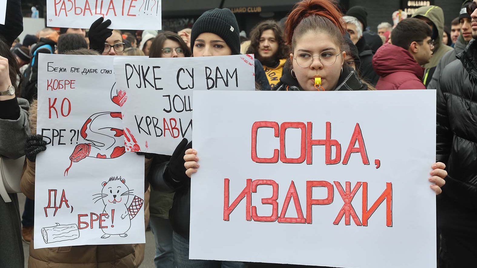 Zastani Srbijo Niš "Zastani Srbijo": Na centralnoj raskrsnici u Nišu okupljanje, pa šetnja do prosvetne inspekcije i RTS-a 2