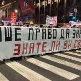 Buka i tišina ispred Radio-televizije Srbije 13