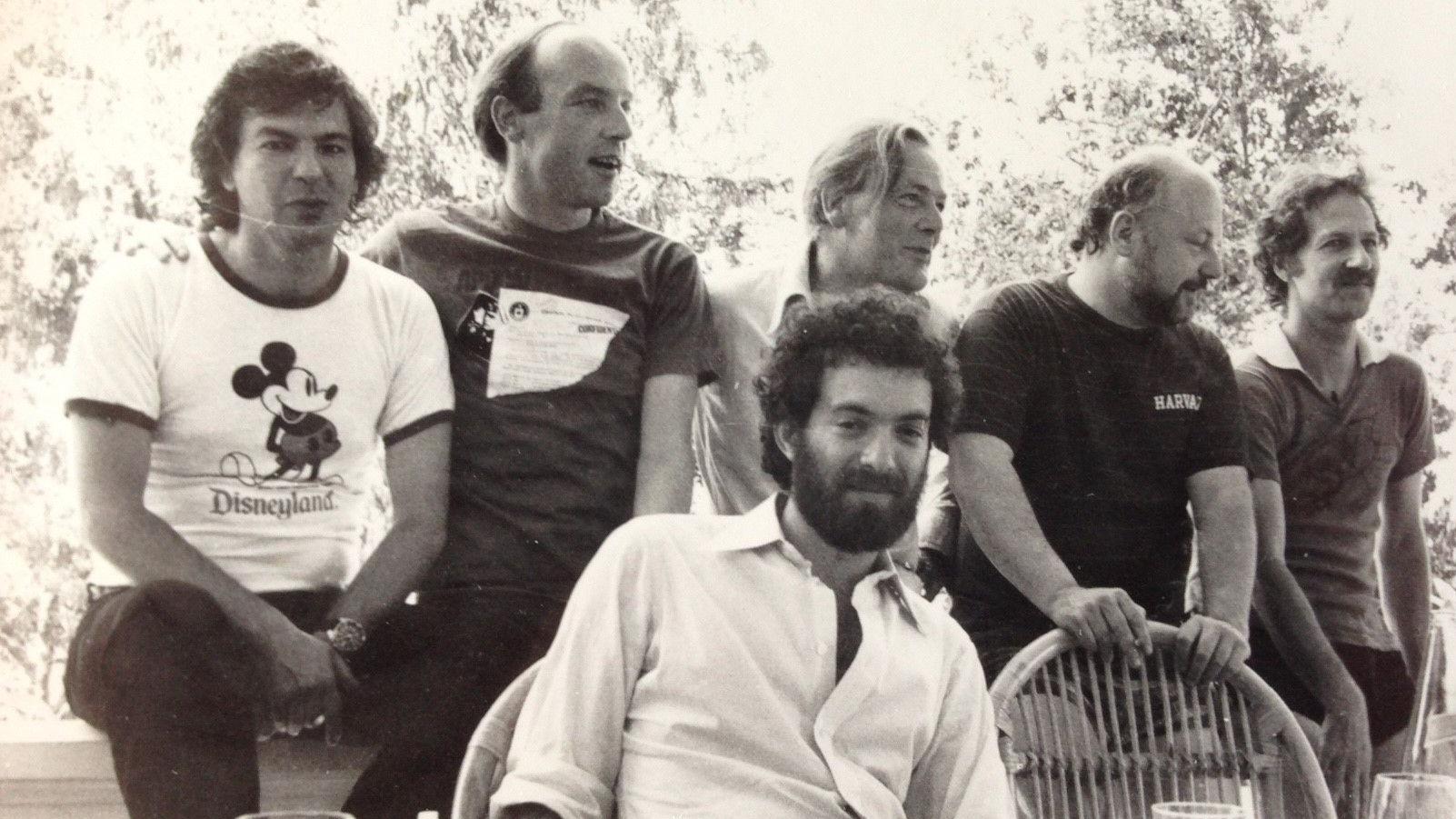 Dušan Makavejev: Filmovima rušio tabue, živeo slobodu 5 S leva na desno: Žan-Pjer Gorin (francuski režiser), Tom Ludaj, Hans-Jrgen Sajberberg, Dušan Makavejev i Verner Hercog