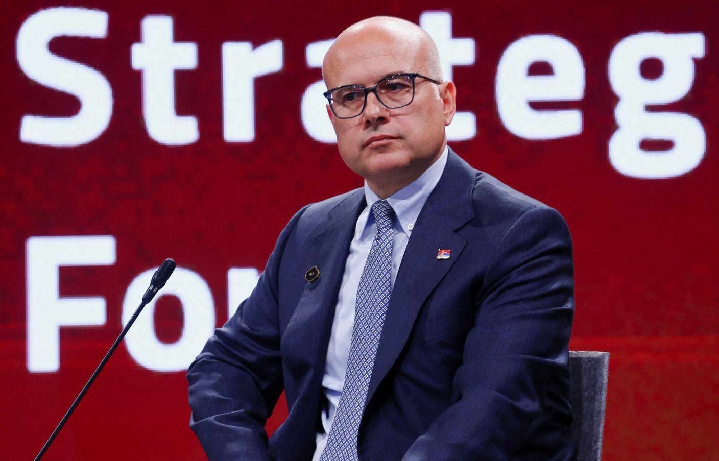 Predsednik Vlade Srbije Miloš Vučević podneo ostavku 1 Miloš Vučević