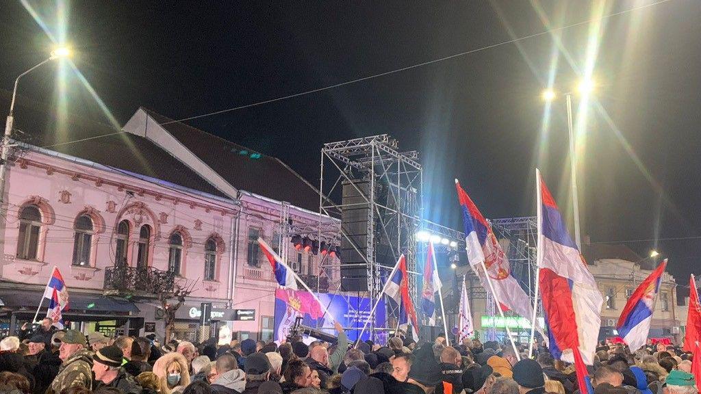 Jagodina i protesti: Vučićev miting i 15 minuta tišine 1 Skup u Jagodini