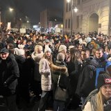 "Nećete nas gaziti, nećete nas mlatiti": Održan skup podrške čačanskom profesoru koji je dobio pretnje huligana