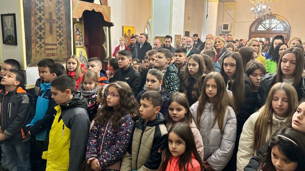 Udruženje građana CarGo podelilo 1.100 paketića povodom školske slave Sv. Save 1