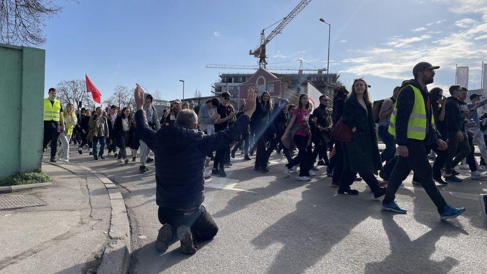 Studenti u Čortanovcima, biciklisti stigli do Inđije na putu ka Novom Sadu 17 studenti, studentska šetnja