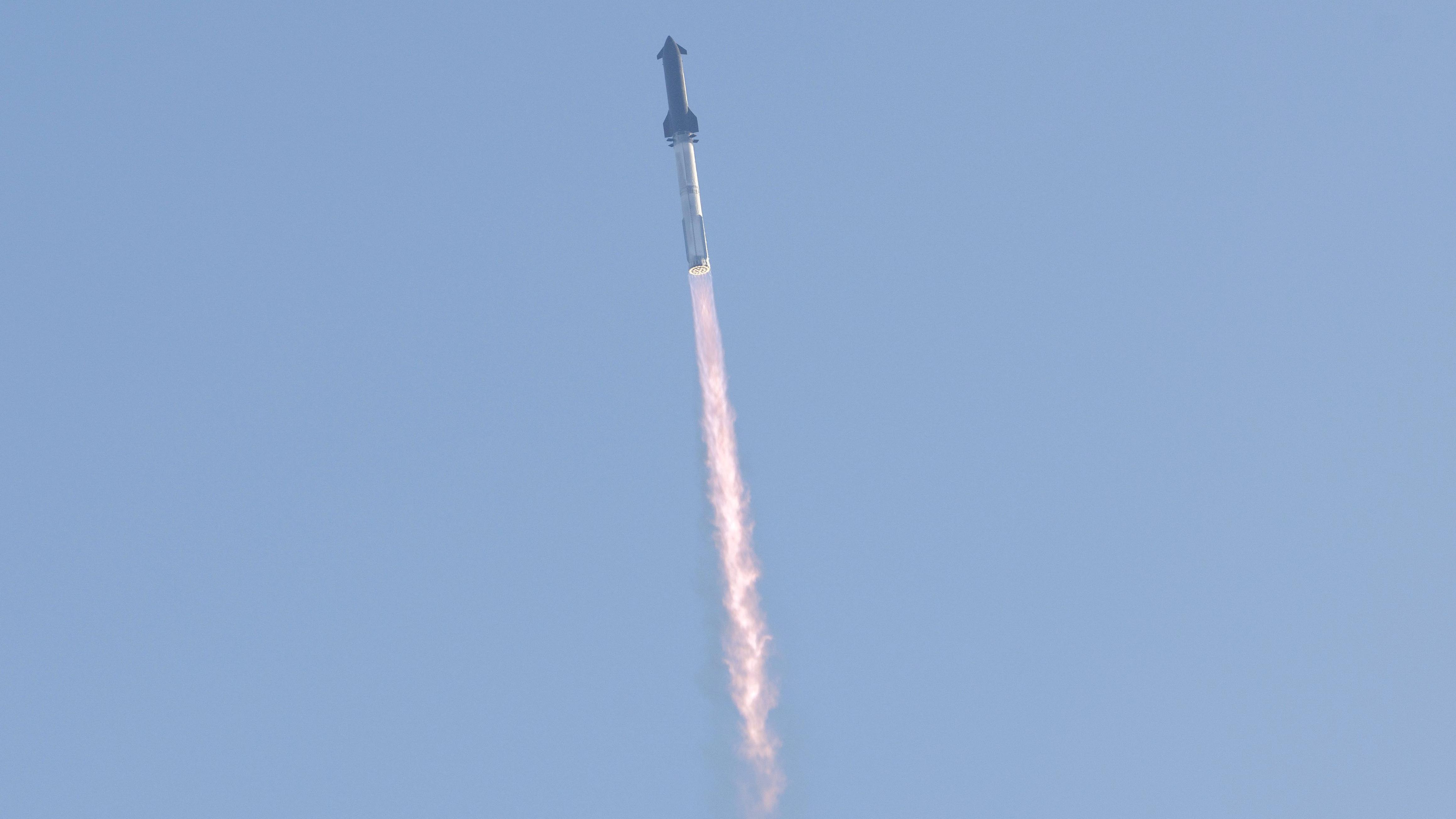 SpejsIks Ilona Maska neuspešno lansirao raketu Staršip 1 Poletanje rakete Staršip iz Teksasa