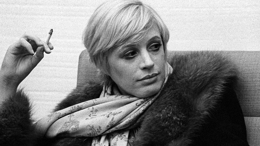 Merijen Fejtful, muza rok zvezda koja je sama sebi utrla put 7 Merijen Fejtful na vrhuncu zavisnosti od alkohola i droga 1974. godine