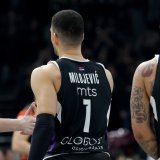 Utakmica u „Beogradskoj areni“ posvećena Dejanu Milojeviću: Duel Partizana i Spartaka u znaku uspomene na legendu crno-belih i srpske košarke (FOTO) 5