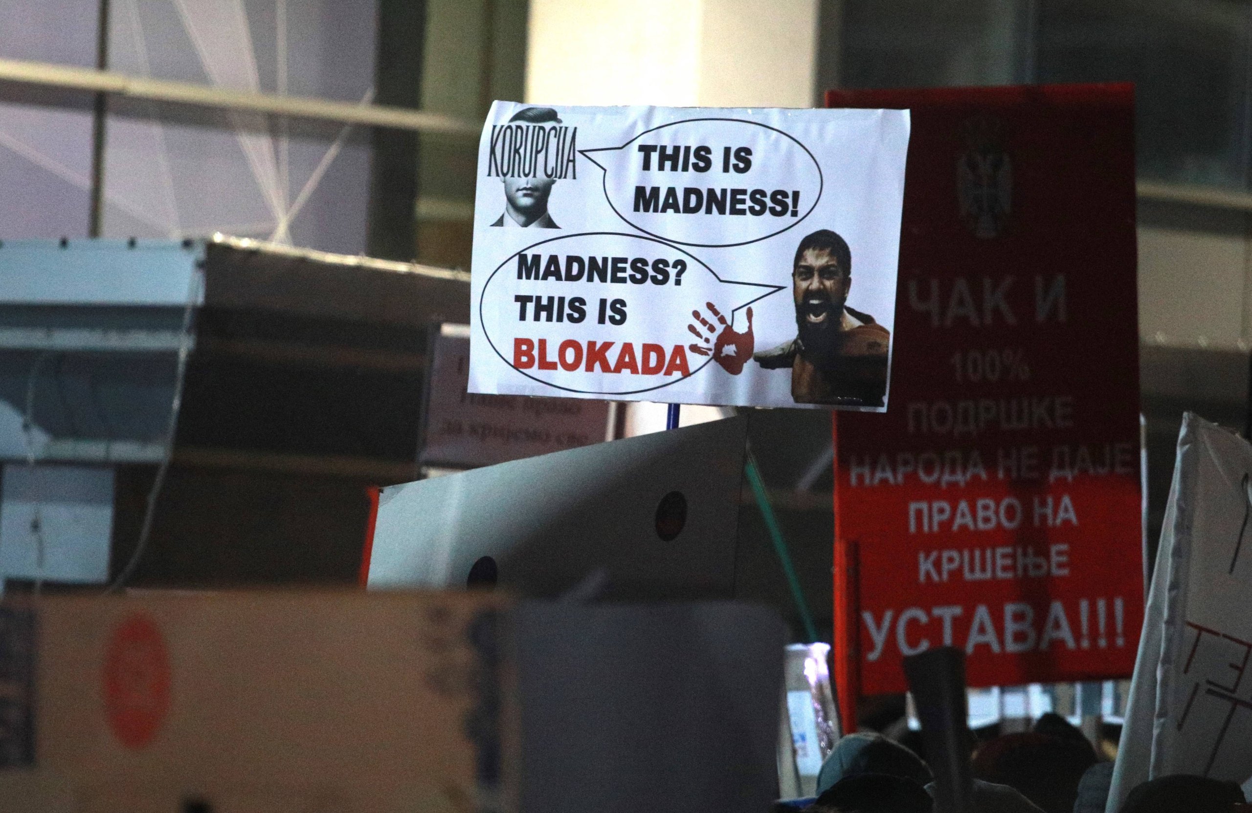 (FOTO) Protest ispred RTS-a 'Naše pravo da znamo sve' u slikama 3 (FOTO) Protest ispred RTS-a 'Naše pravo da znamo sve' u slikama 3