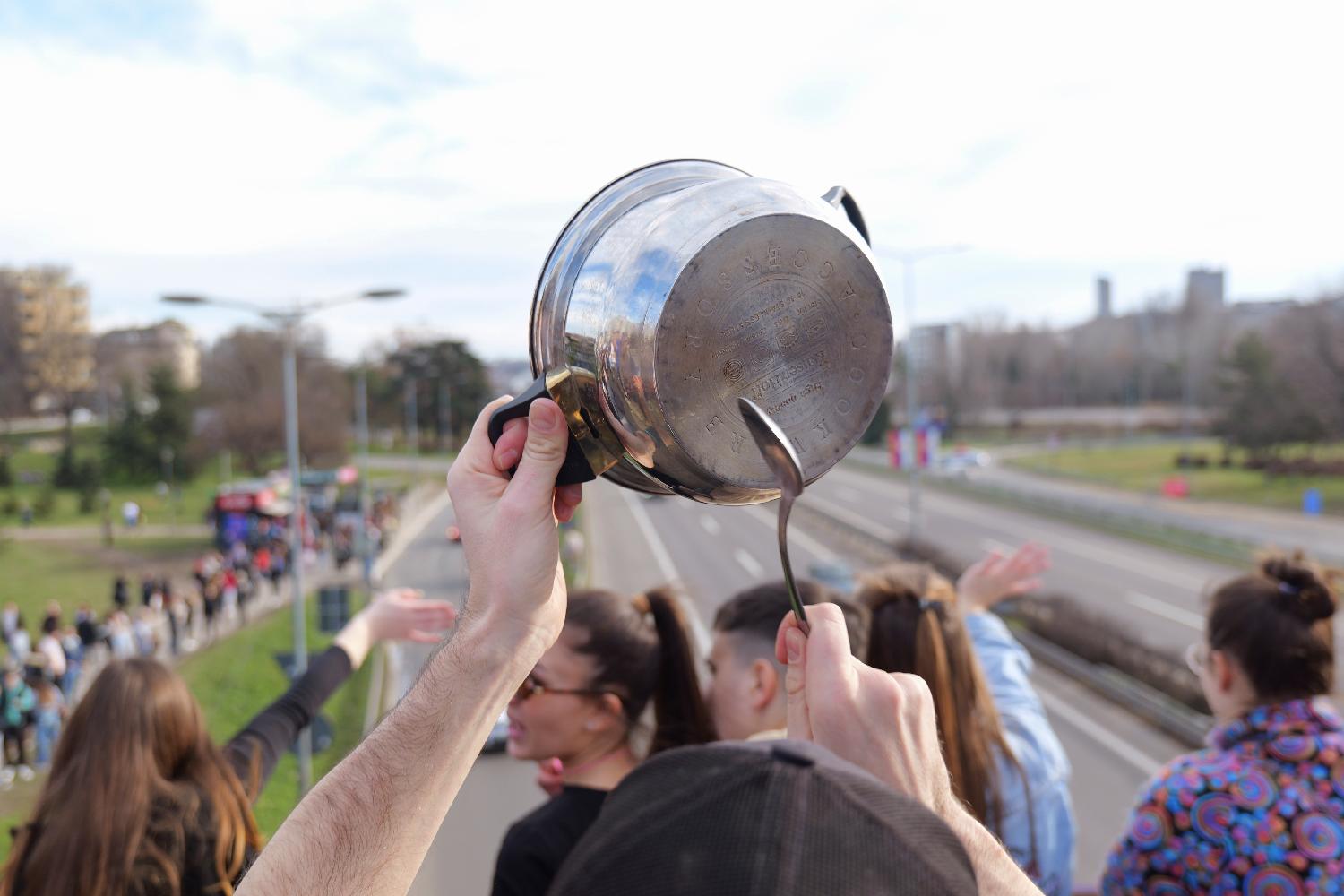 Završena blokada Autokomande: Studenti očistili ulice, saobraćaj pušten (FOTO, VIDEO) 22