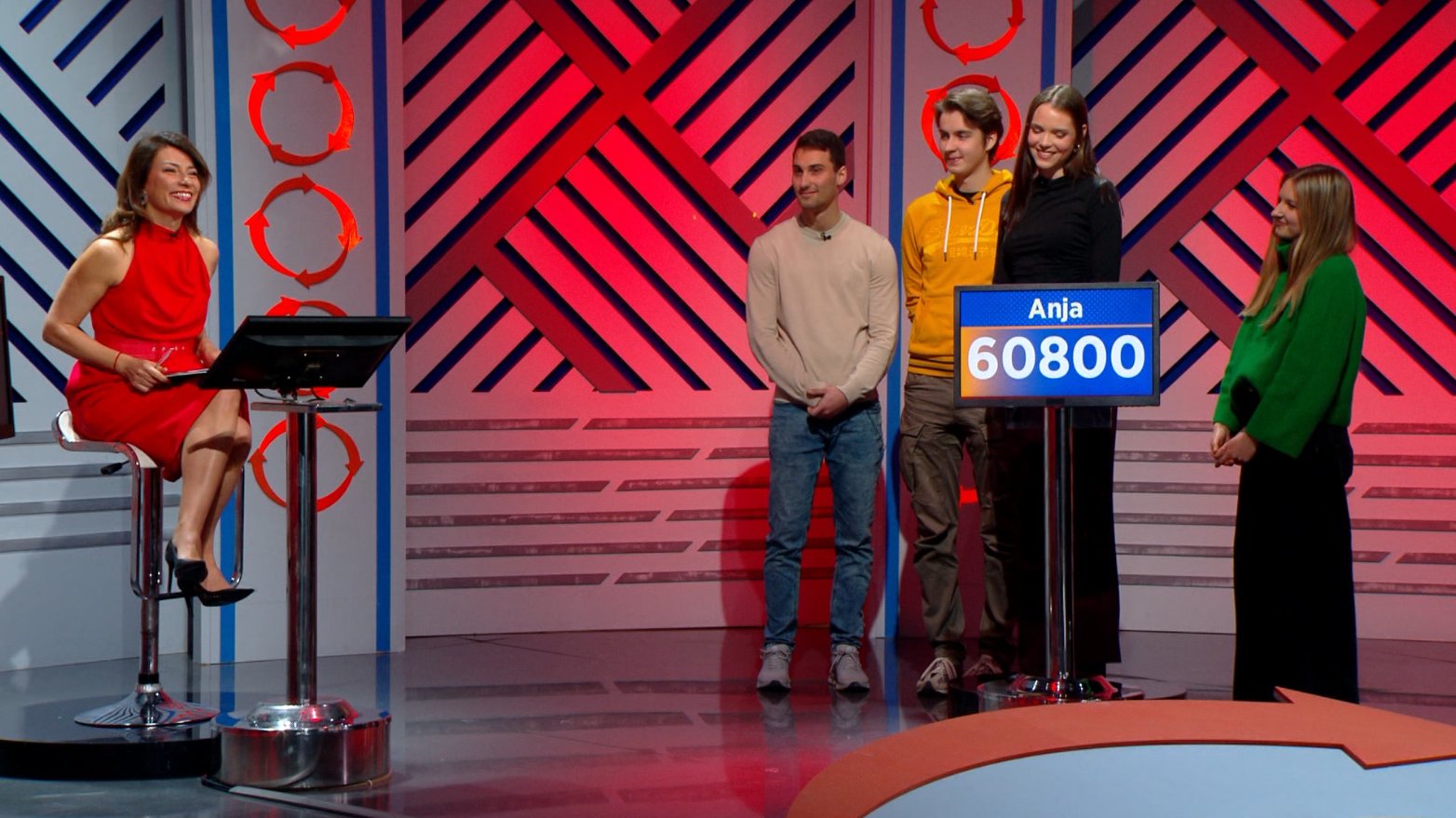 U prazničnim epizodama kviza „Totalni obrt“ studenti prikupili novac za ranjene u Novom Sadu 4 U prazničnim epizodama kviza „Totalni obrt“ studenti prikupili novac za ranjene u Novom Sadu 3