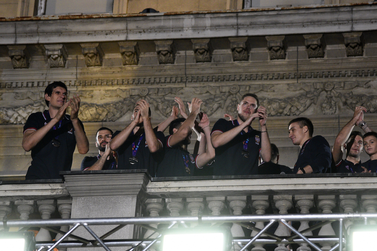 Vladimir Štimac na balkonu Skupštine Beograda