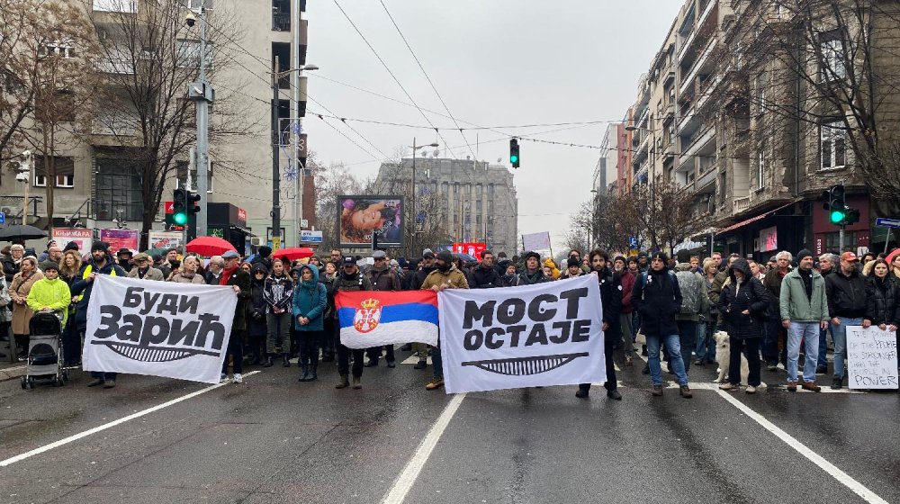 Ispred RTS-a odata pošta nastradalima u Novom Sadu 1