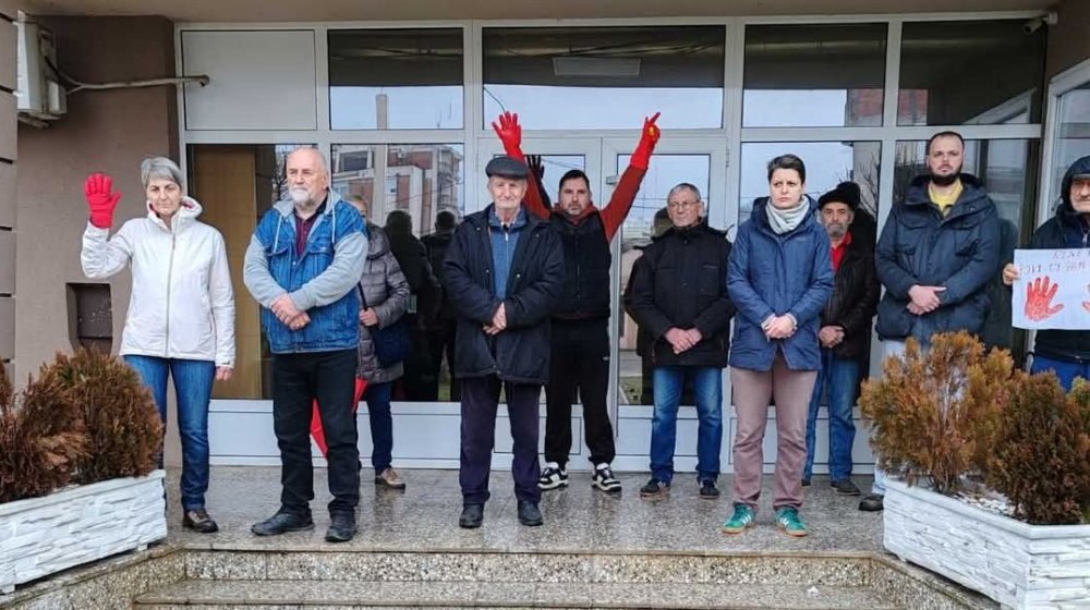 Poljoprivrednici i građani organizuju danas blokadu raskrsnice kod opštine u Kniću na magistralnom putu Kragujevac - Čačak 1