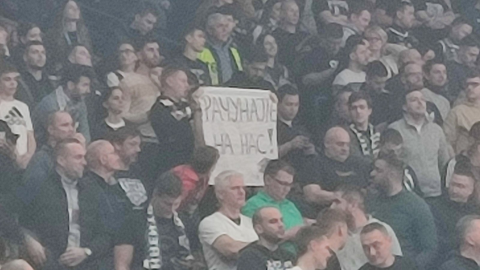 U “Areni” bez muzike, publika skandira “studenti, studenti” i protiv predsednika Srbije 2