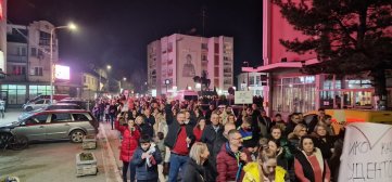 Lapovo protest 03 Sinoć u Lapovu, za vikend u Batočini, Kniću, Plani i Despotovcu: Talas protesta se širi Šumadijom 3