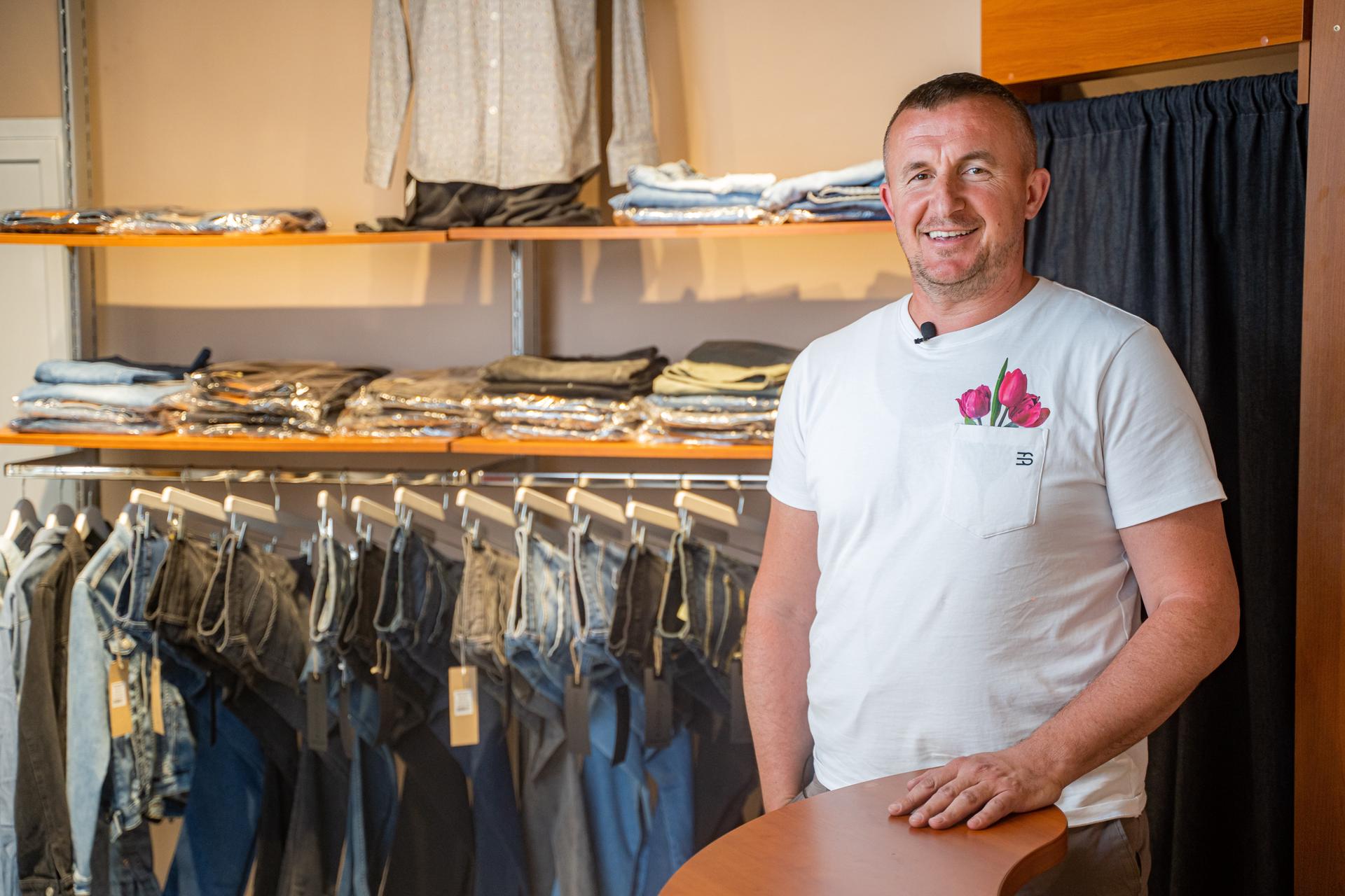 tekstilni otpad Za pamučnu košulju potrebno čak 2.700 litara vode: Kako u ovom gradu tretiraju tekstilni otpad koji godišnje dostigne oko 60 tona? 3