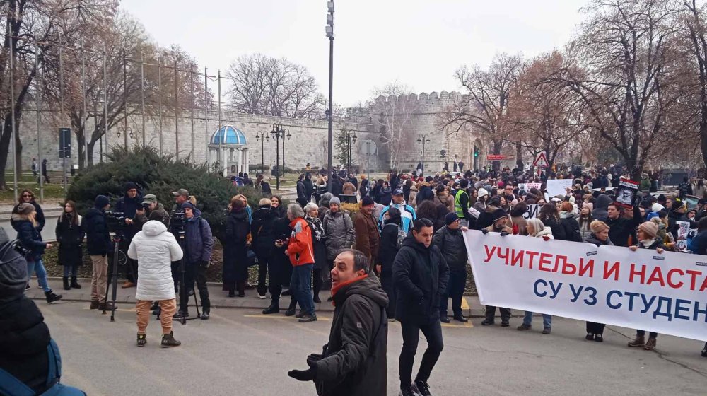 "Niški profesori ne ćute": Počeo prvi protest univerzitetskih nastavnika, studenata i građana 1