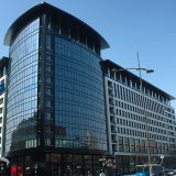 Obrušio se panel sa krova poslovne zgrade "Aleksandar" u Novom Sadu (FOTO) 6