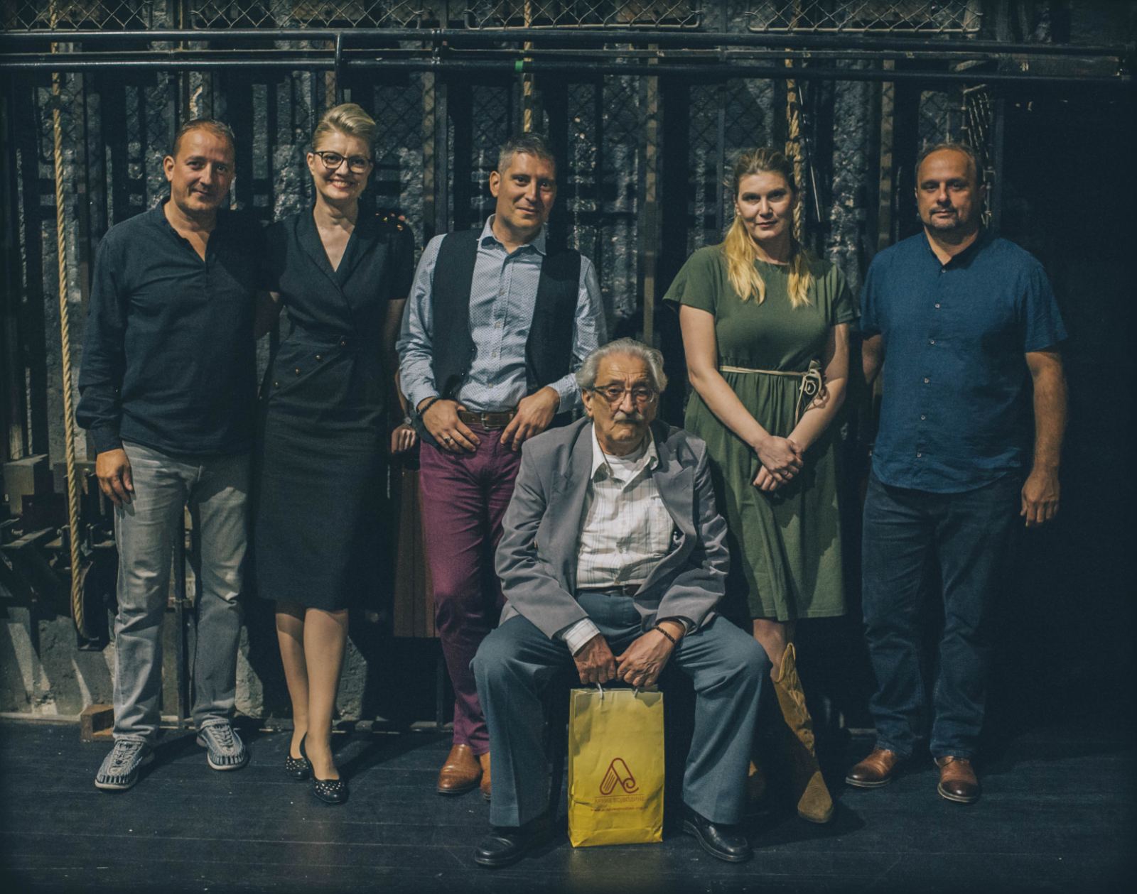 "Mostarske kiše" na Dorćolu: Pesničko-muzičko veče "Živa reč – Pero i Miloš Zubac" u Fondaciji Mozzart 2 "Mostarske kiše" na Dorćolu: Pesničko-muzičko veče "Živa reč – Pero i Miloš Zubac" u Fondaciji Mozzart 2