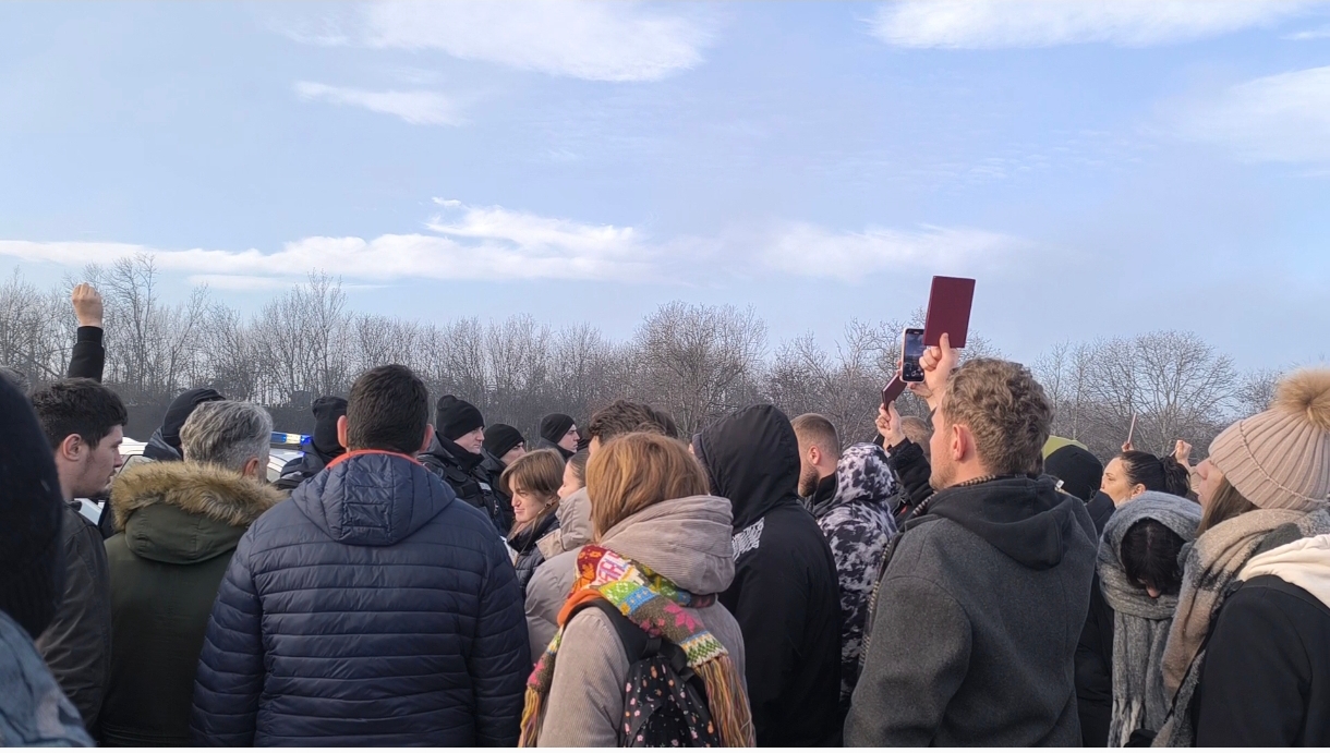 Mala studentsko-paorska diverzija: Kako su traktori probili blokadu i ušli u Novi Sad? 4 Mala studentsko-paorska diverzija: Kako su traktori probili blokadu i ušli u Novi Sad? 4