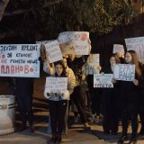 Dok „biju” vatromet i Karleuša studenti PMF-a u Kragujevcu odali počast nastradalima u Novom Sadu i poginulom detetu u Zagrebu: Nadrealne slike dve Srbije 15