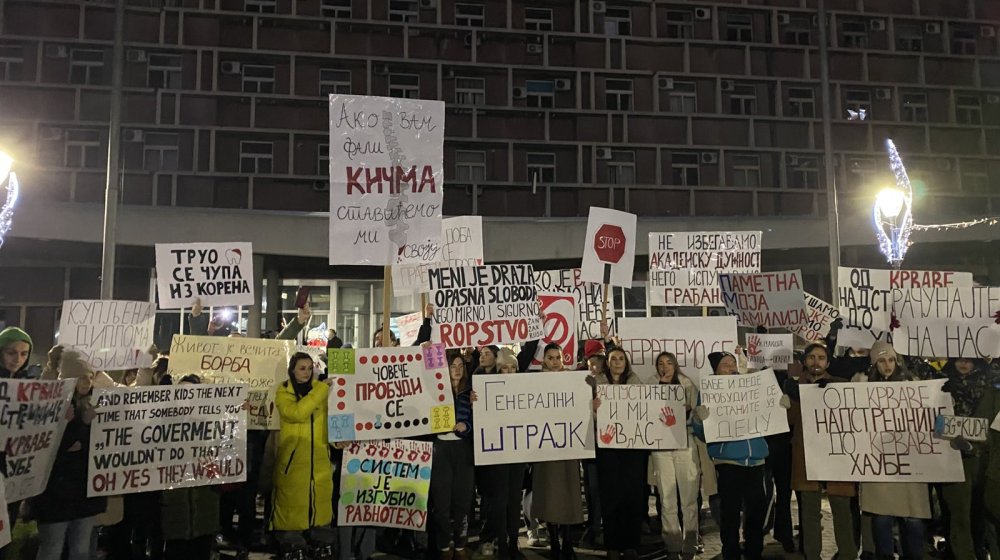 Nećete nas više gaziti, i da se ne zaboravi počinilac: Završen protestni skup u Kragujevcu 1