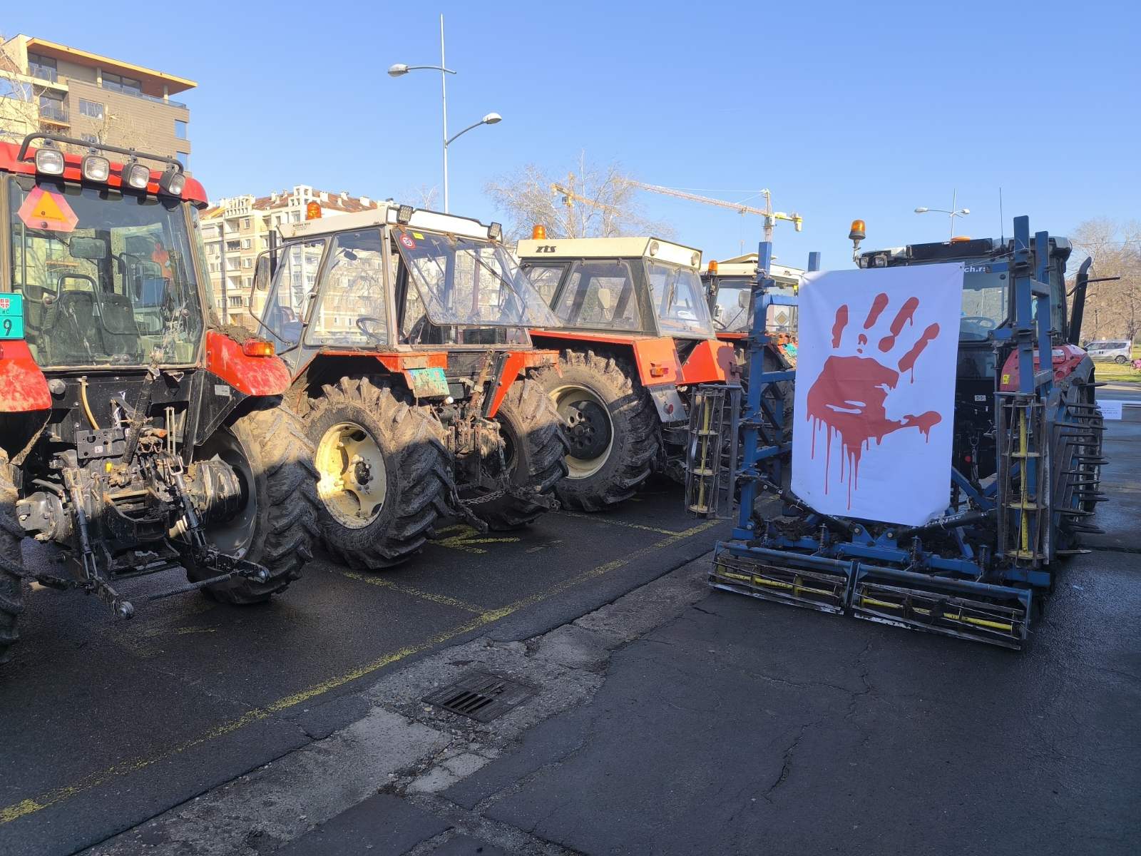 Mala studentsko-paorska diverzija: Kako su traktori probili blokadu i ušli u Novi Sad? 10 Mala studentsko-paorska diverzija: Kako su traktori probili blokadu i ušli u Novi Sad? 10