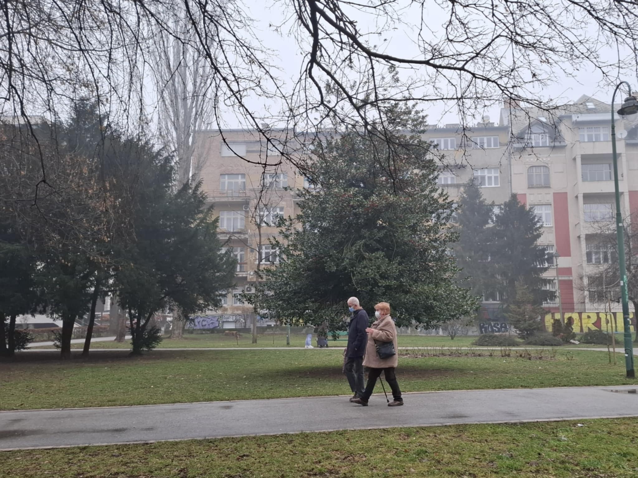 "Težak vazduh, smrad i glavobolja": Sagovornici Danasa opisuju kolika je zagađenost u Sarajevu i kako trenutno izgleda svakodnevnica (FOTO) 3 "Težak vazduh, smrad i glavobolja": Sagovornici Danasa opisuju kolika je zagađenost u Sarajevu i kako trenutno izgleda svakodnevnica (FOTO) 3