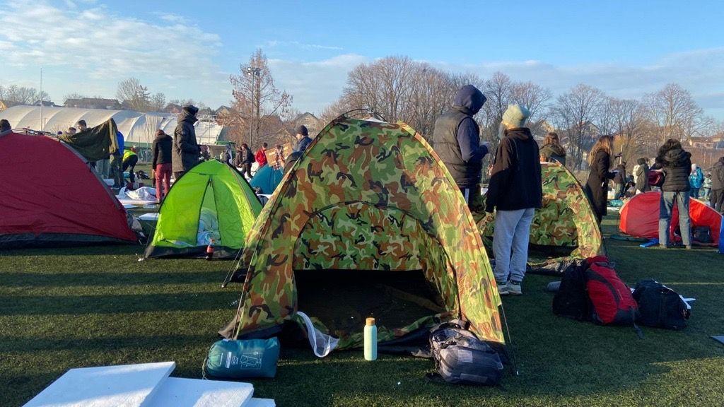 Beogradski studenti noćili u Inđiji, nastavljaju pešačenje ka Novom Sadu 7 studenti