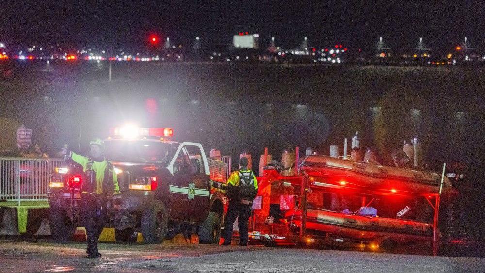 Nema preživelih u sudaru putničkog aviona i vojnog helikoptera u Vašingtonu 9 spasio, avionska nesreća