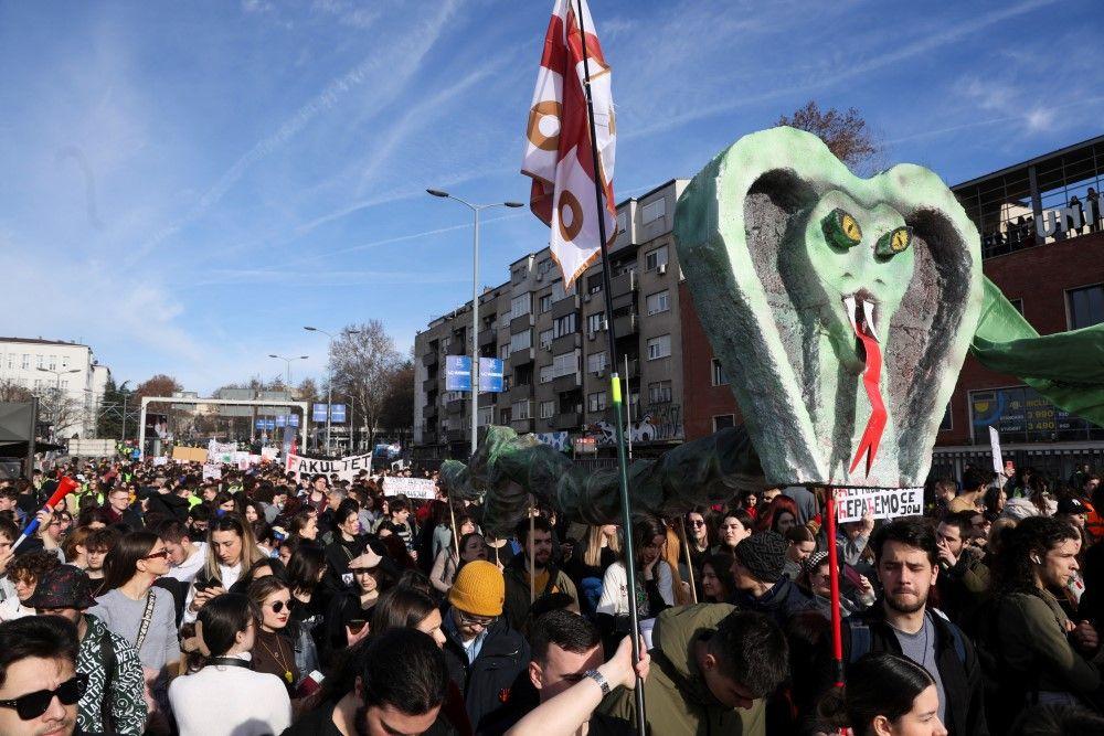 Studentska blokada Autokomande u Beogradu: Društvene igre i prase na ražnju 28 studenti, blokada autokomande
