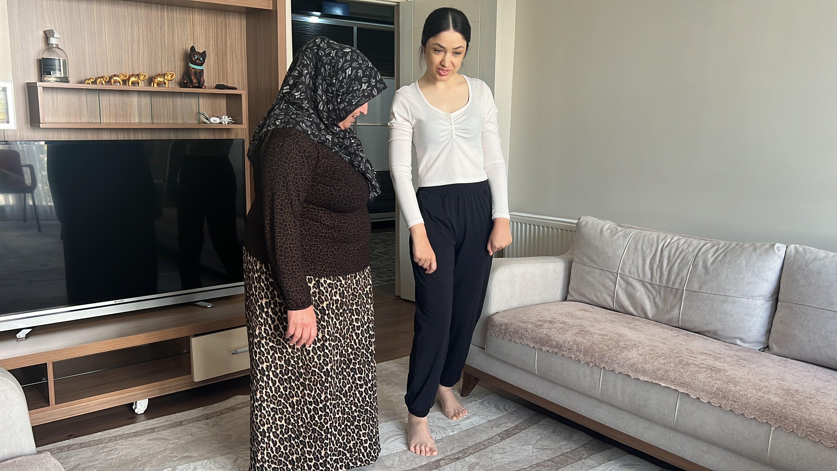 'Povratak iz mrtvih': Oporavak pevačice kojoj je ljubomorni bivši pucao u glavu 3 Mutlu je potrebno redovno dugotrajno lečenje koje njena porodica ne može da priušti