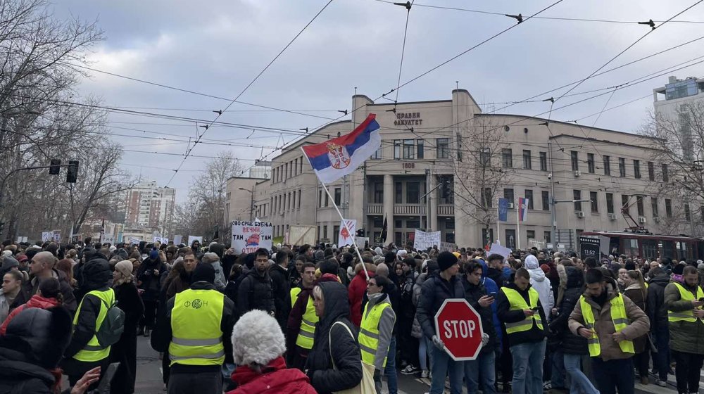 Osvrt na studentske demonstracije u Beogradu: Pod barjakom fakulteta i zastavom Srbije 1