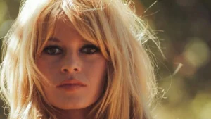 Brižit Bardo (Brigitte Bardot), svetski poznata filmska zvezda i neumorna aktivistkinja za prava životinja, koja je preminula 28. decembra u 92. godini, biće sutra sahranjena na groblju Sen Tropea na skromnoj ceremoniji bez nacionalne počasti.