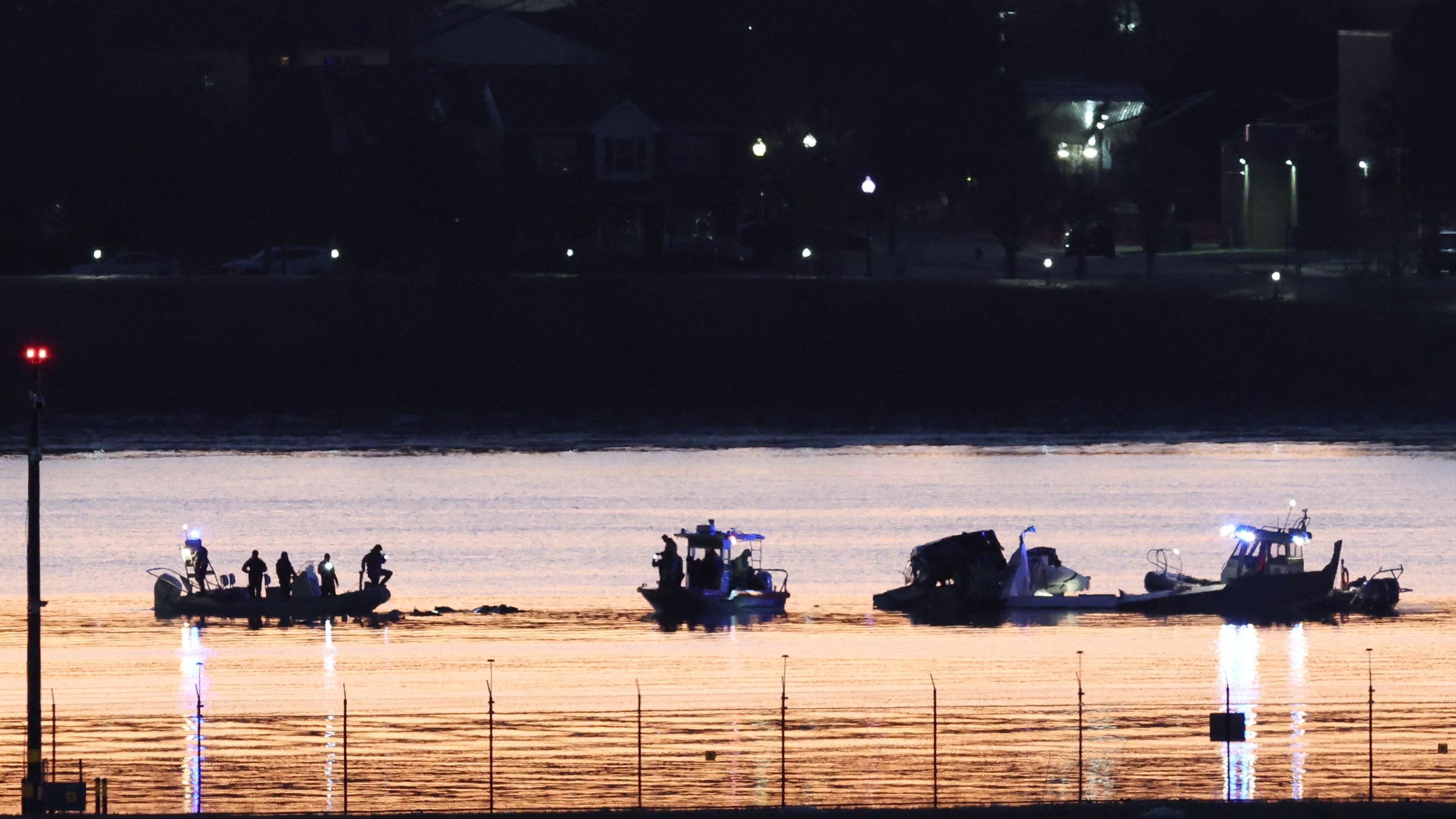 Nema preživelih u sudaru putničkog aviona i vojnog helikoptera u Vašingtonu 4 sudar aviona